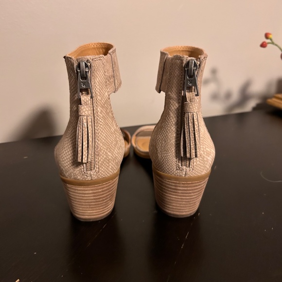 Lucky brand beige sandals - Picture 11 of 16